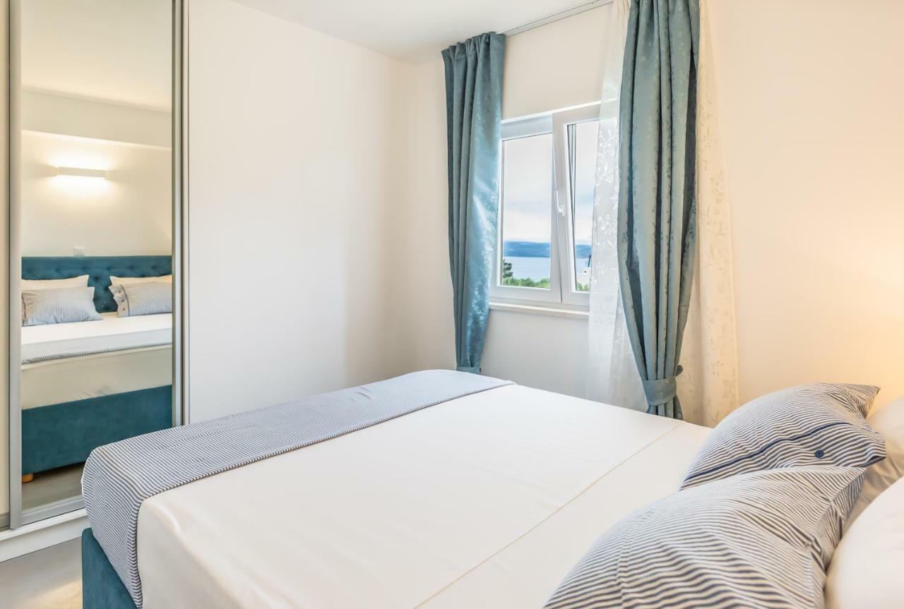 Luxury Nikolina Sea&city View Apartman