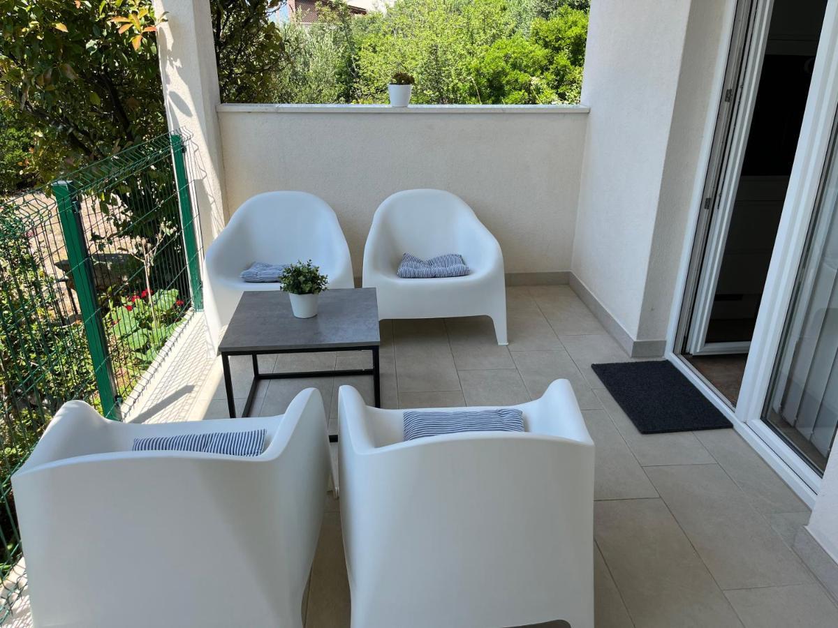 Luxury Nikolina Sea&city View Apartment *