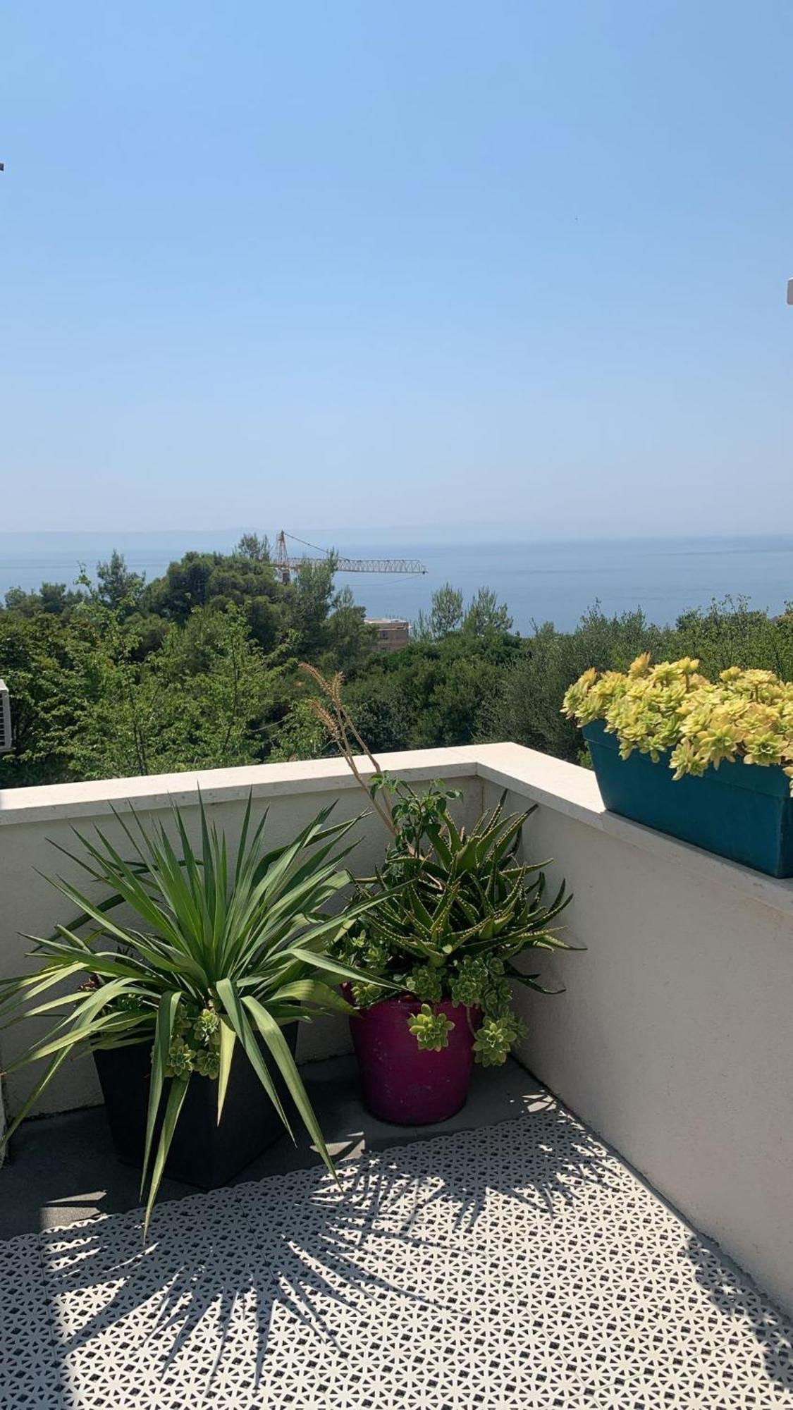 Luxury Nikolina Sea&city View Apartment