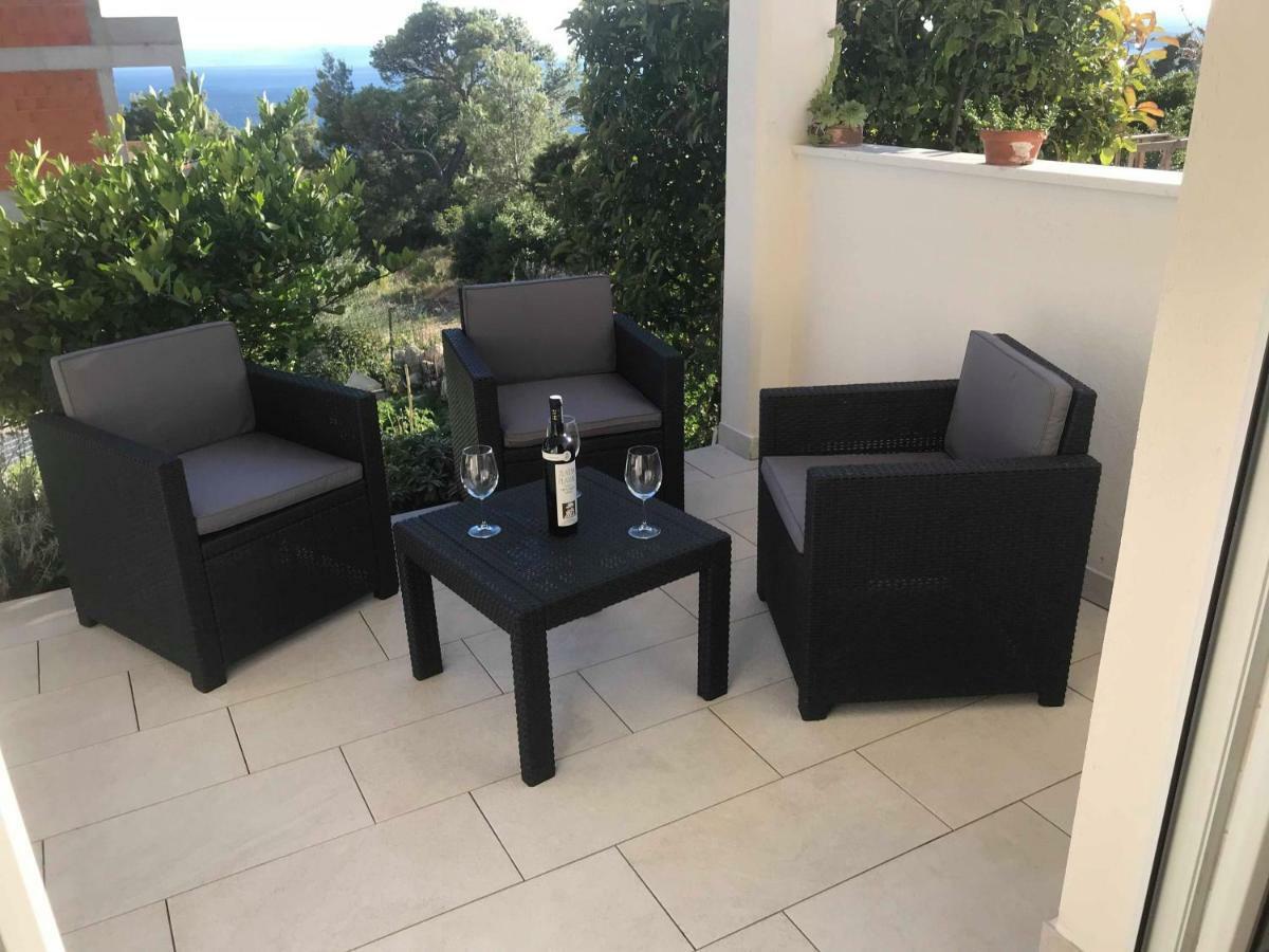 Luxury Nikolina Sea&city View Apartment