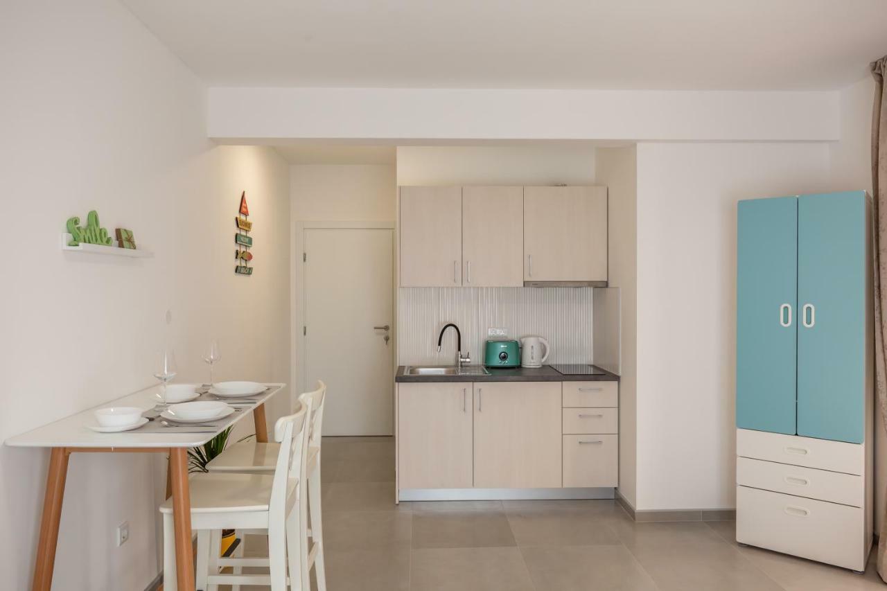 Luxury Nikolina Sea&city View Apartment