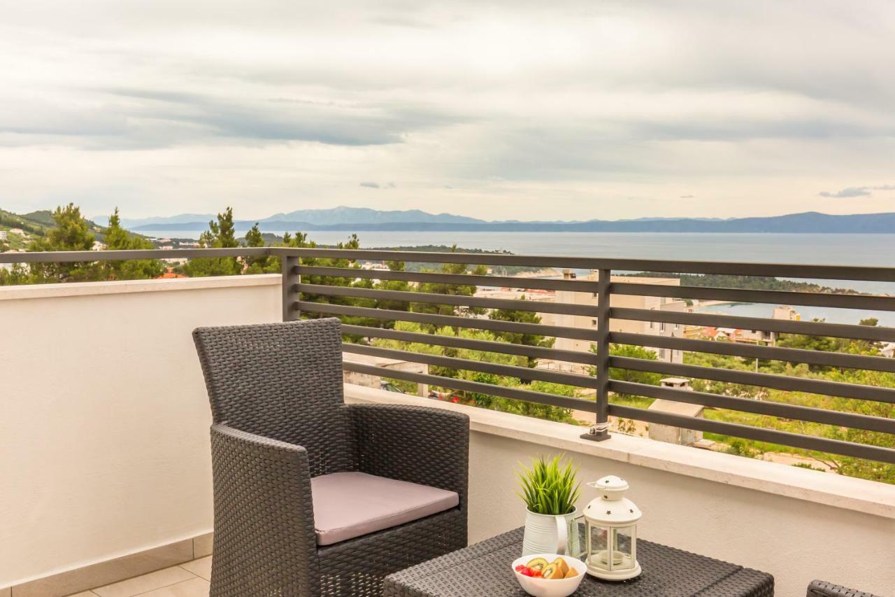 Luxury Nikolina Sea&city View Apartment *